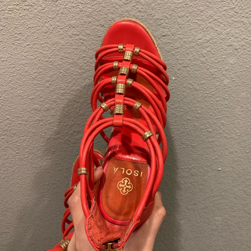 It’s beautiful hot pink shoes
